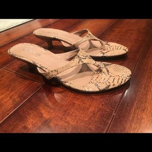 🔸Beautiful Snake Print Heel🔸Size 10😍So Pretty